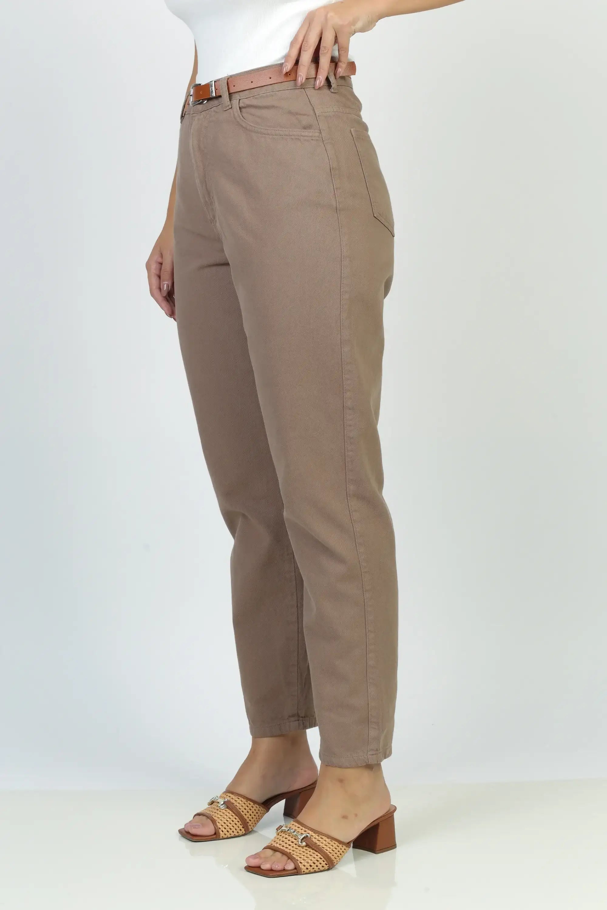 Calça Sarja Mom com Cinto Caqui