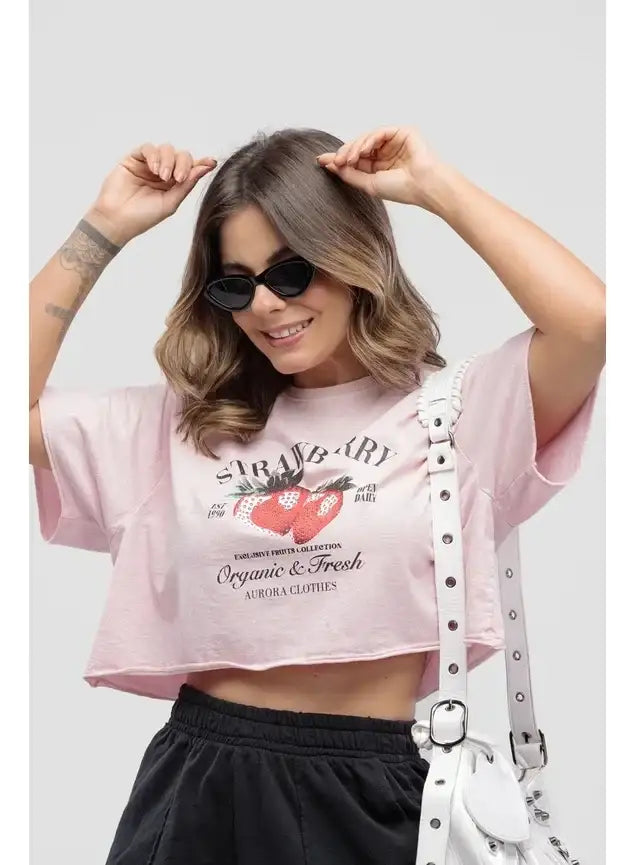 Camiseta Estonada Cropped Strawberry