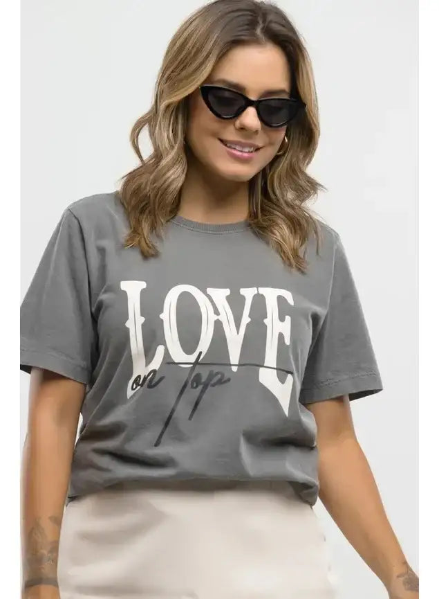 Camiseta Estonada Love on Top