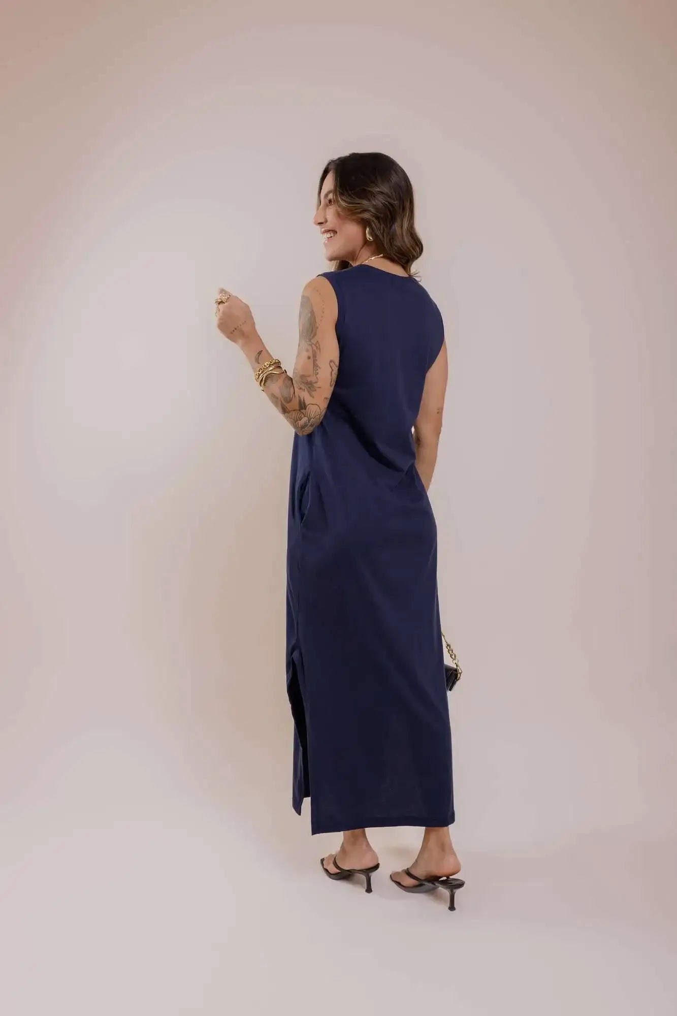Vestido Longo cavado C/bolso