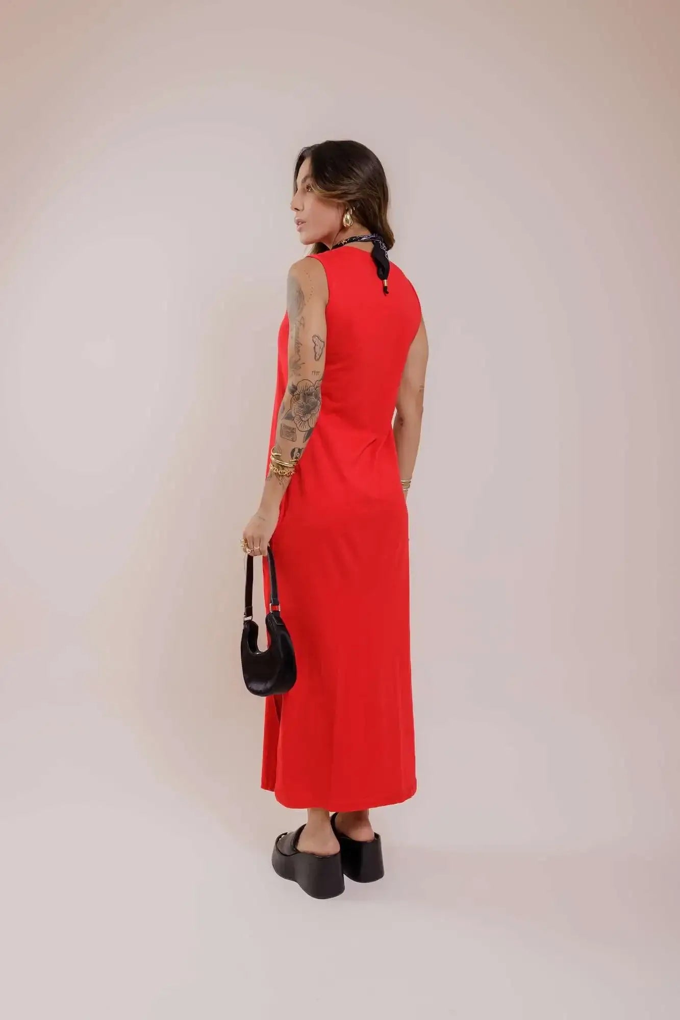 Vestido Longo cavado C/bolso