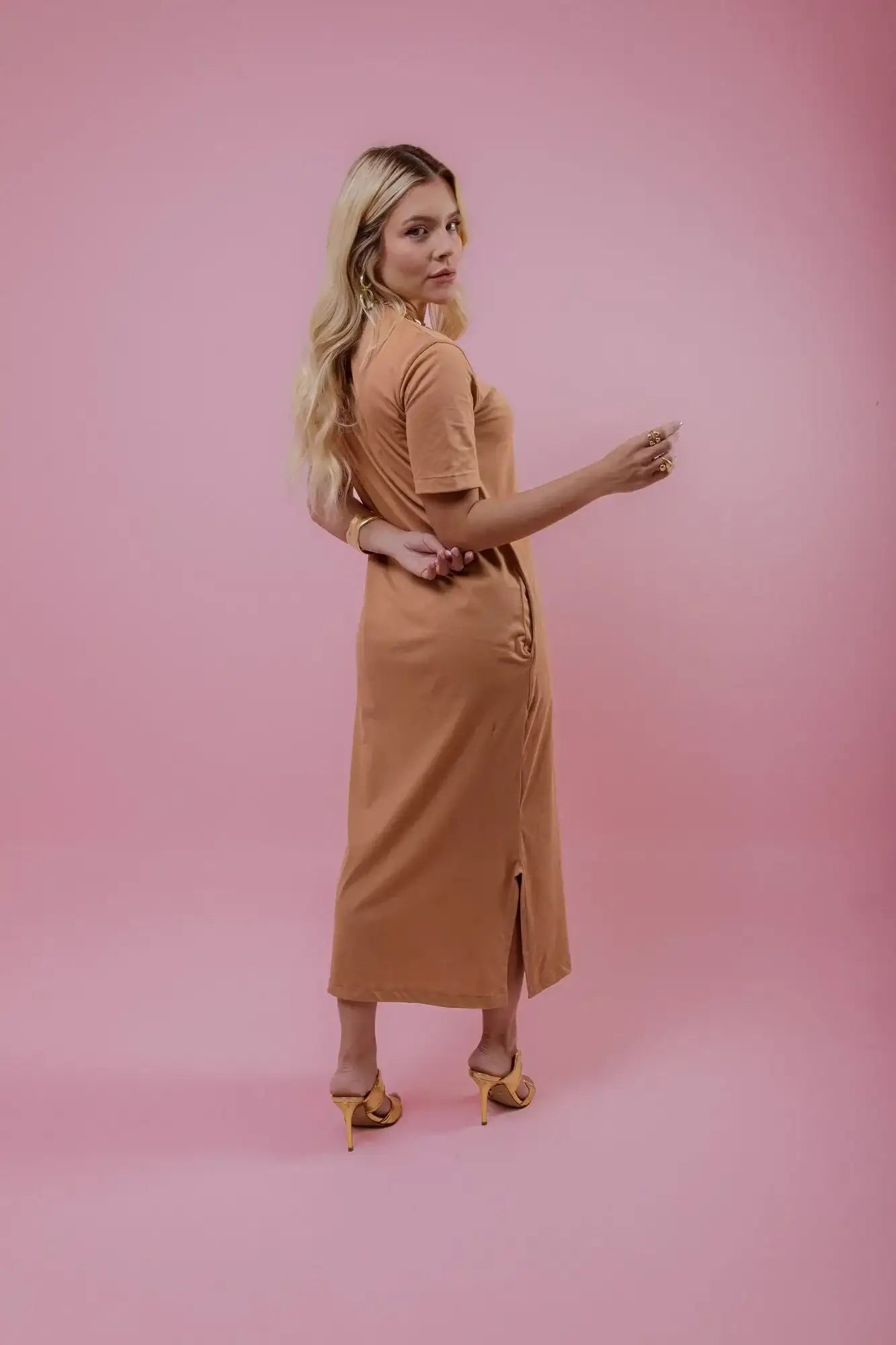 Vestido Midi (Gola Alta)