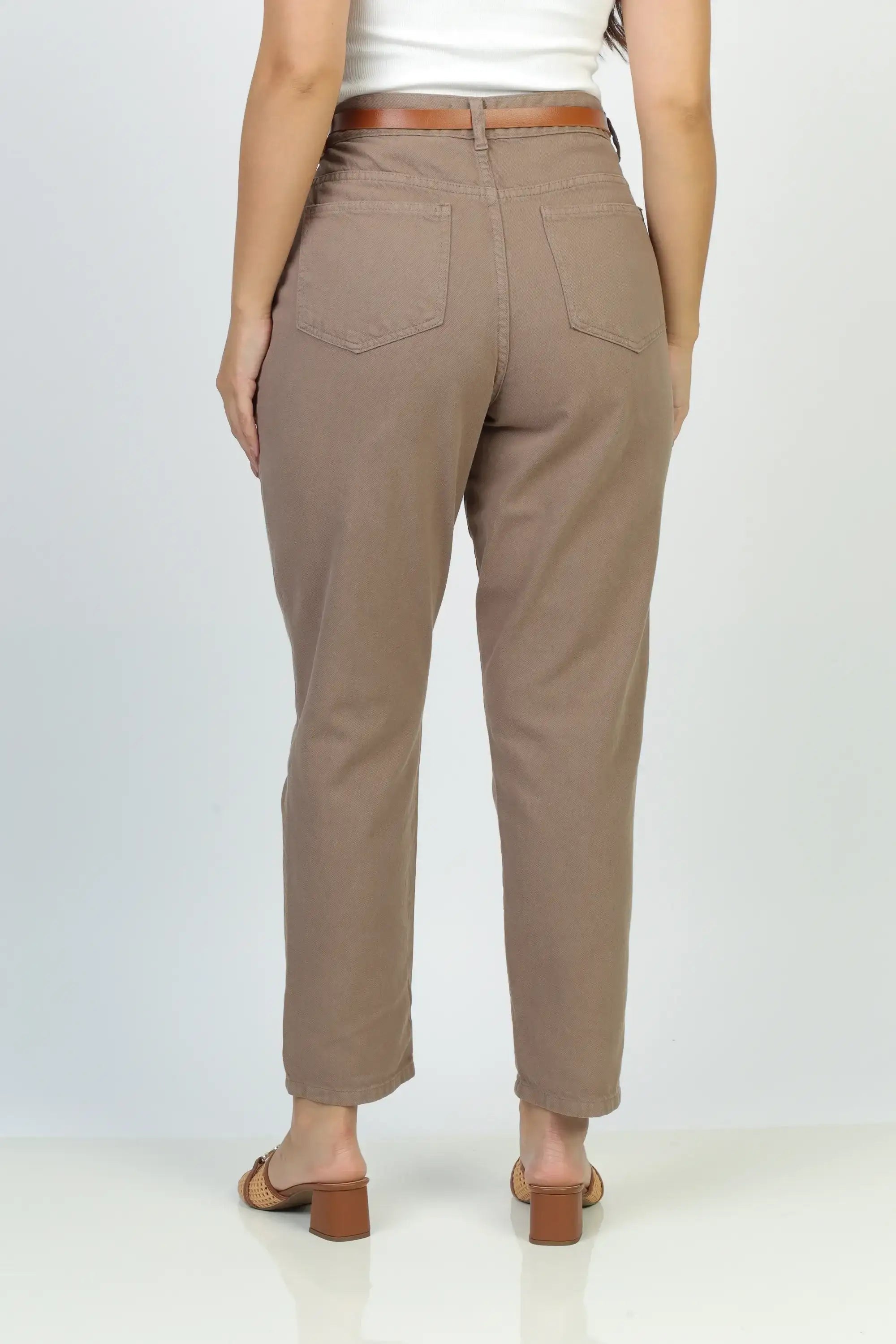 Calça Sarja Mom com Cinto Caqui