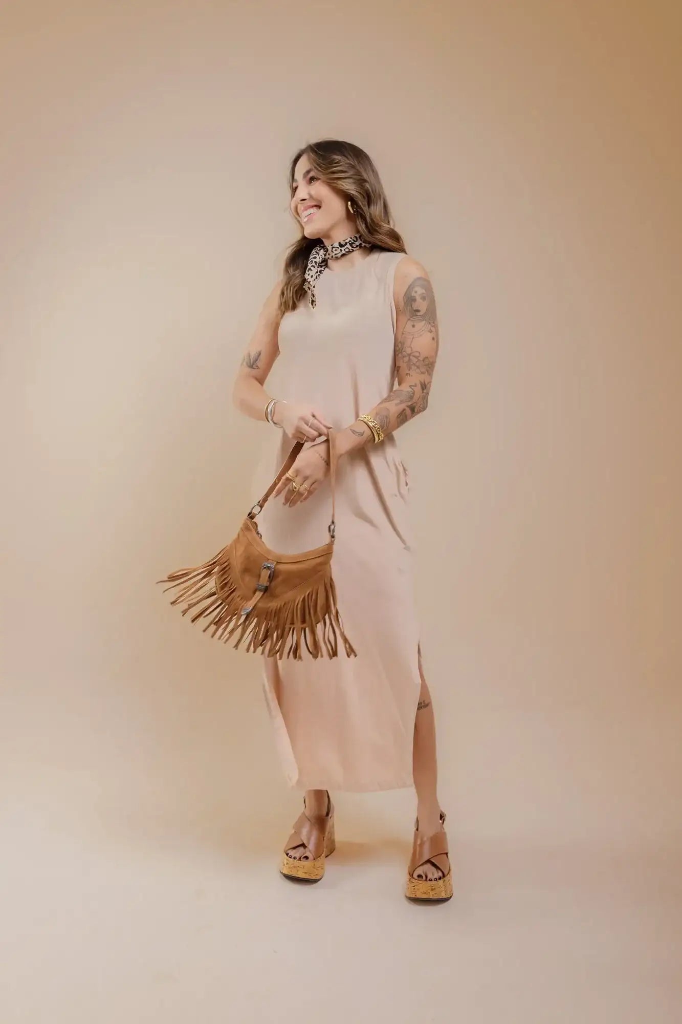 Vestido Longo cavado C/bolso